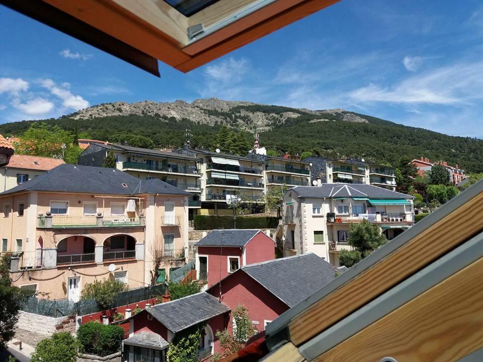 ホテルDuplex El Escorial サン・ロレンソ・デ・エル・エスコリアル エクステリア 写真